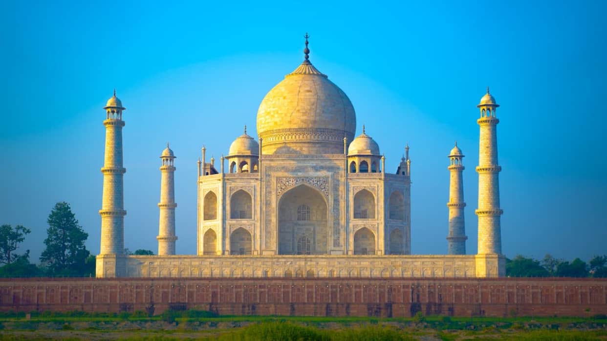 Buildings that Mughals build in India including Tajmahal, Kutub minar and Red Fort check list here