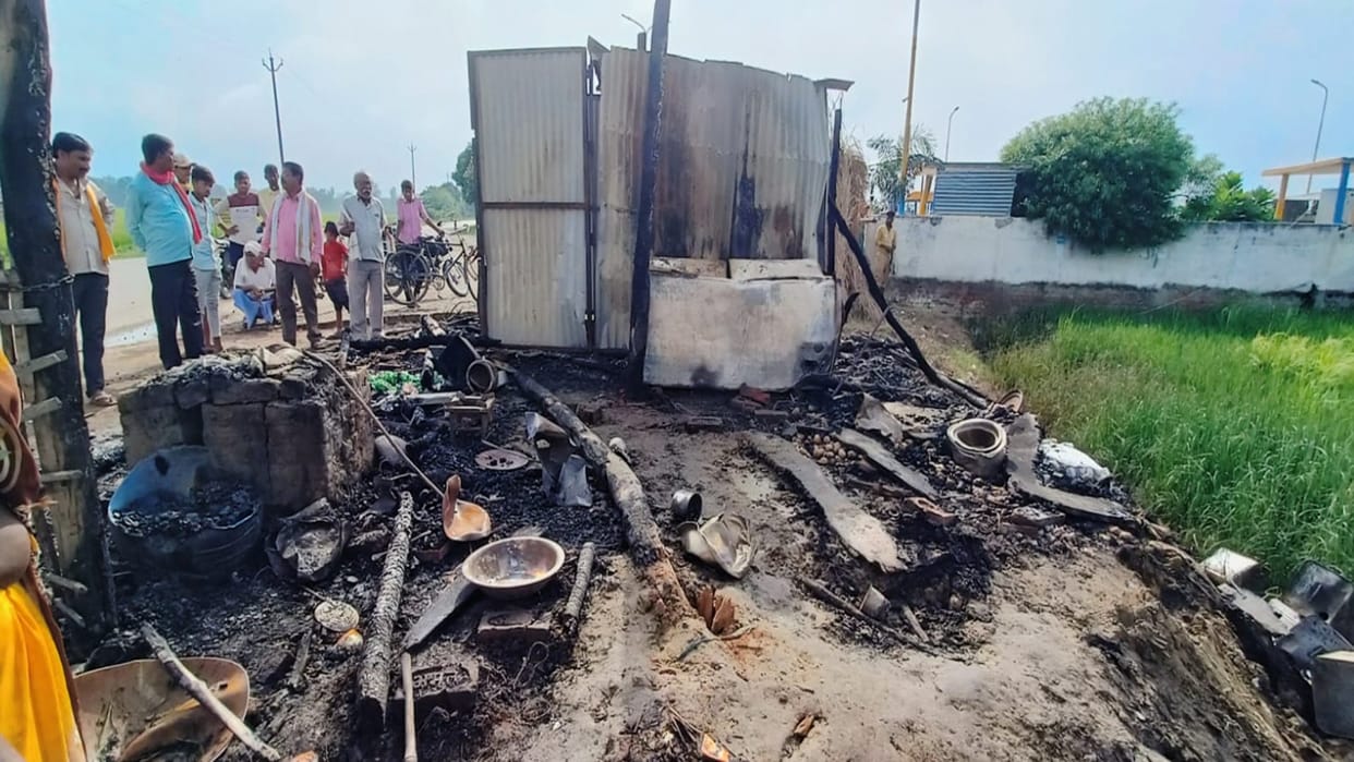 Fire broke out in a breakfast shop, explosion occurred due to cylinder burst