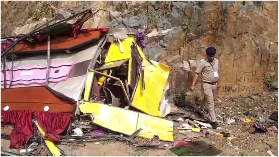 The bus going from Ambaji to Hadad got unbalanced and overturned 20 injured