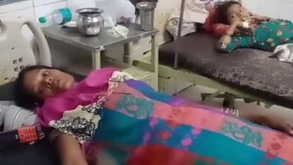 यूपी : ललितपुर के बंट गांव में फैला डायरिया, करीब 30 लोग चपेट में, तीन गंभीर रोगी जिला अस्पताल के लिए रेफर Lalitpur: Diarrhea spread in Bunt village, about 30 people affected