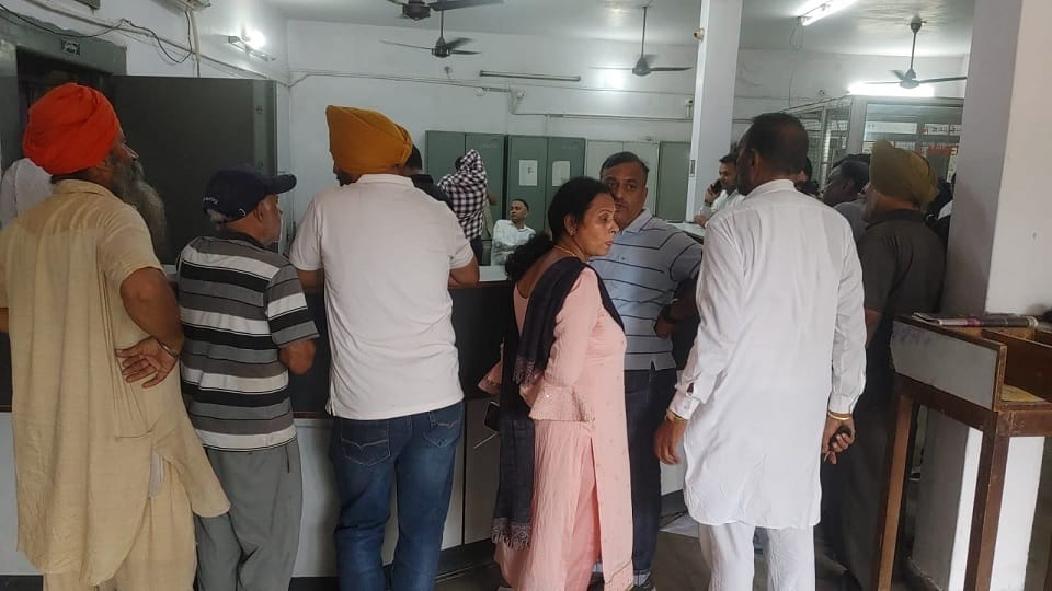 Thieves targeted co operative bank in Ambala, broke wall and entered inside