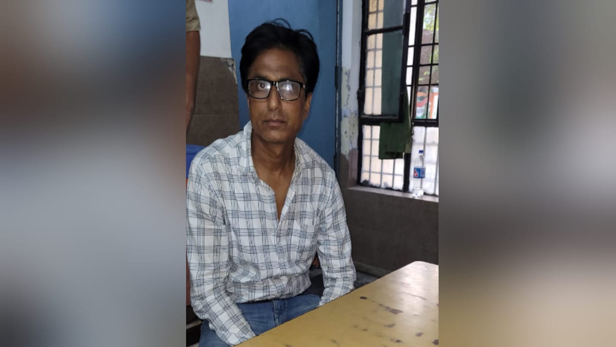 Accountant arrested during taking bribe of 20 thousand in Bijnor district