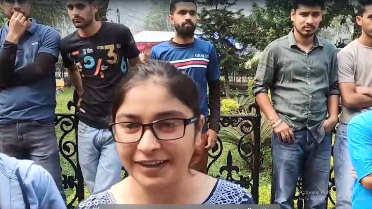 Students' delegation met DC demanding opening of library on time