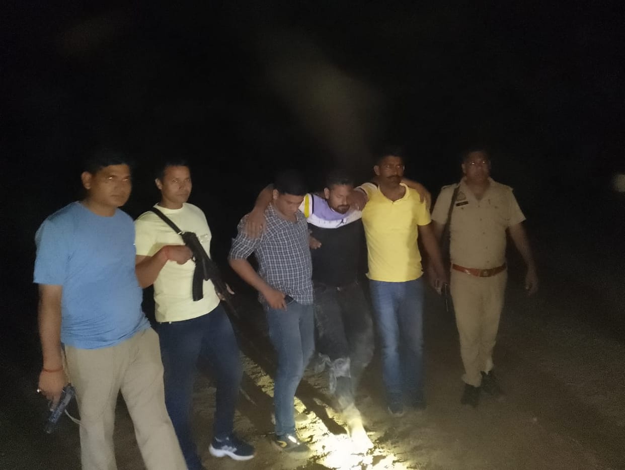 Meerut: Three cow smugglers arrested in police encounter in Daurla, two injured after being shot in the leg