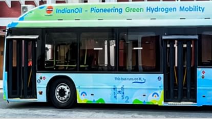 Union Petroleum Minister Hardeep Singh Puri launches India's First Hydrogen Bus in delhi