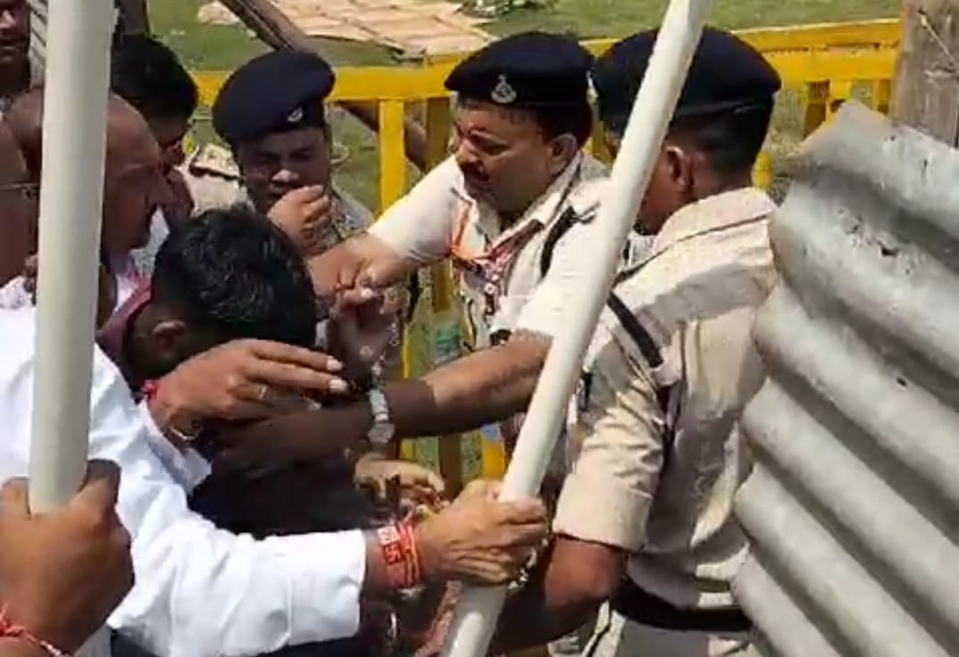 MP Politics: Minister stopped by security personnel at PM's rally, police also clashed with workers