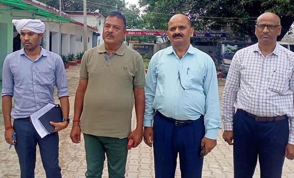 Inspector arrested red handed taking bribe, Anti corruption team caught him, had asked for bribe of Rs 10 thou