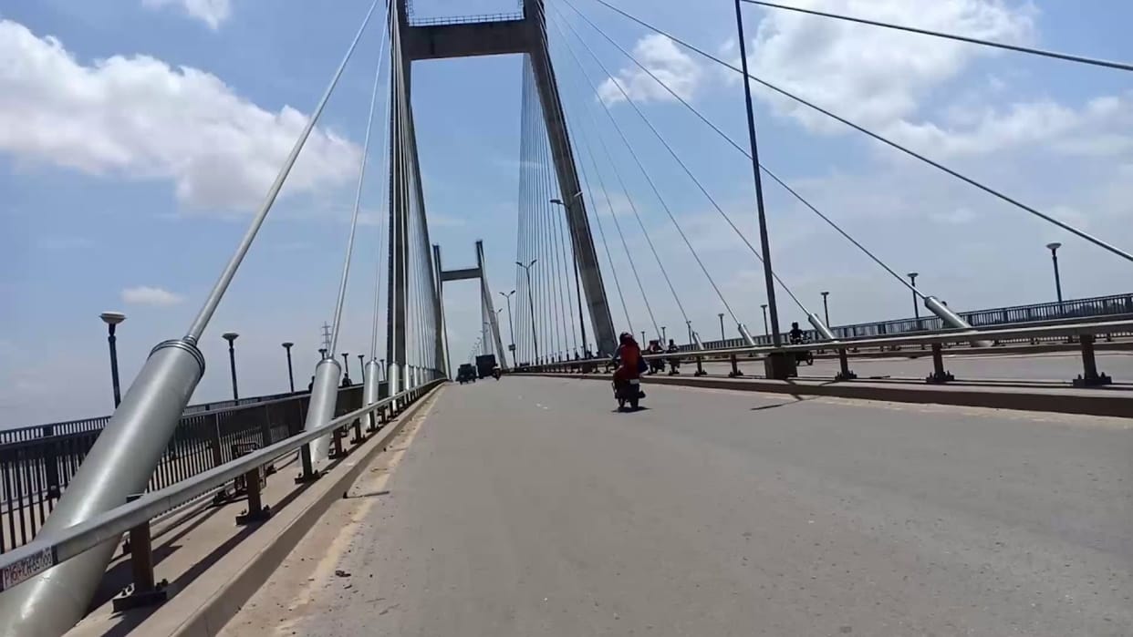 Woman jumps from new Yamuna bridge, SDRF team saved her