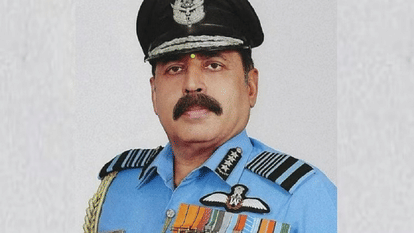 पूर्व वायुसेना प्रमुख एयर चीफ मार्शल आरकेएस भदौरिया