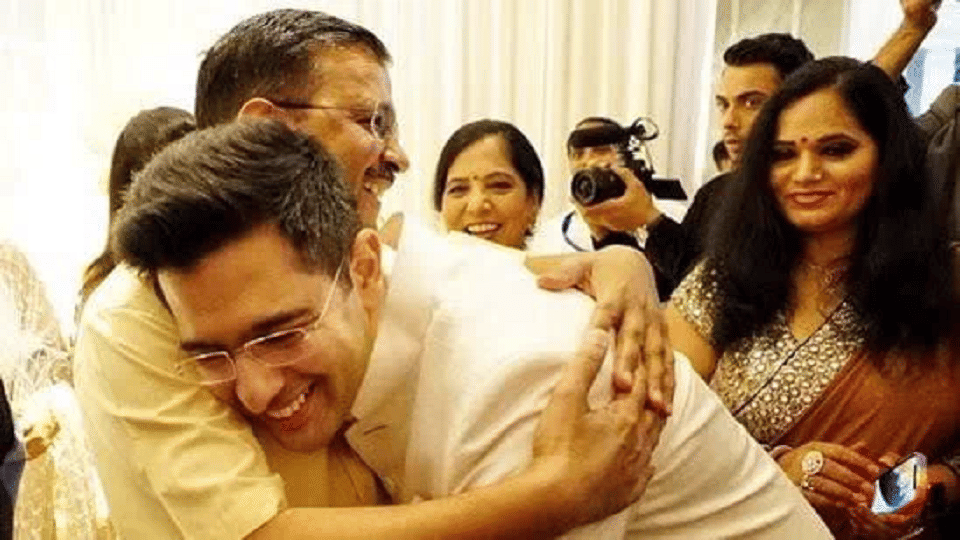 actor Parineeti Chopra welcome in Residence of AAP MP Raghav Chadha in Delhi after wedding