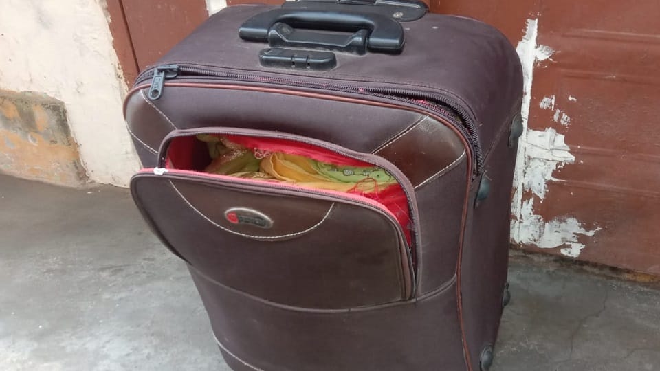 What would you do if you found a bag full of cash Whatever salute the bus conductor did