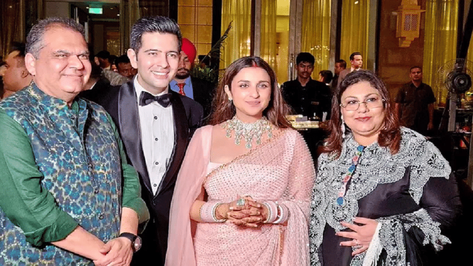 actor Parineeti Chopra welcome in Residence of AAP MP Raghav Chadha in Delhi after wedding