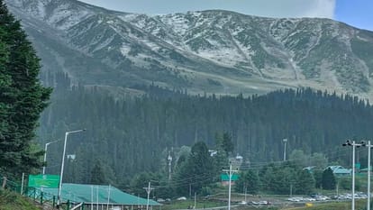 Kashmr First snowfall: Gulmarg and mughal road record seasons first snowfall