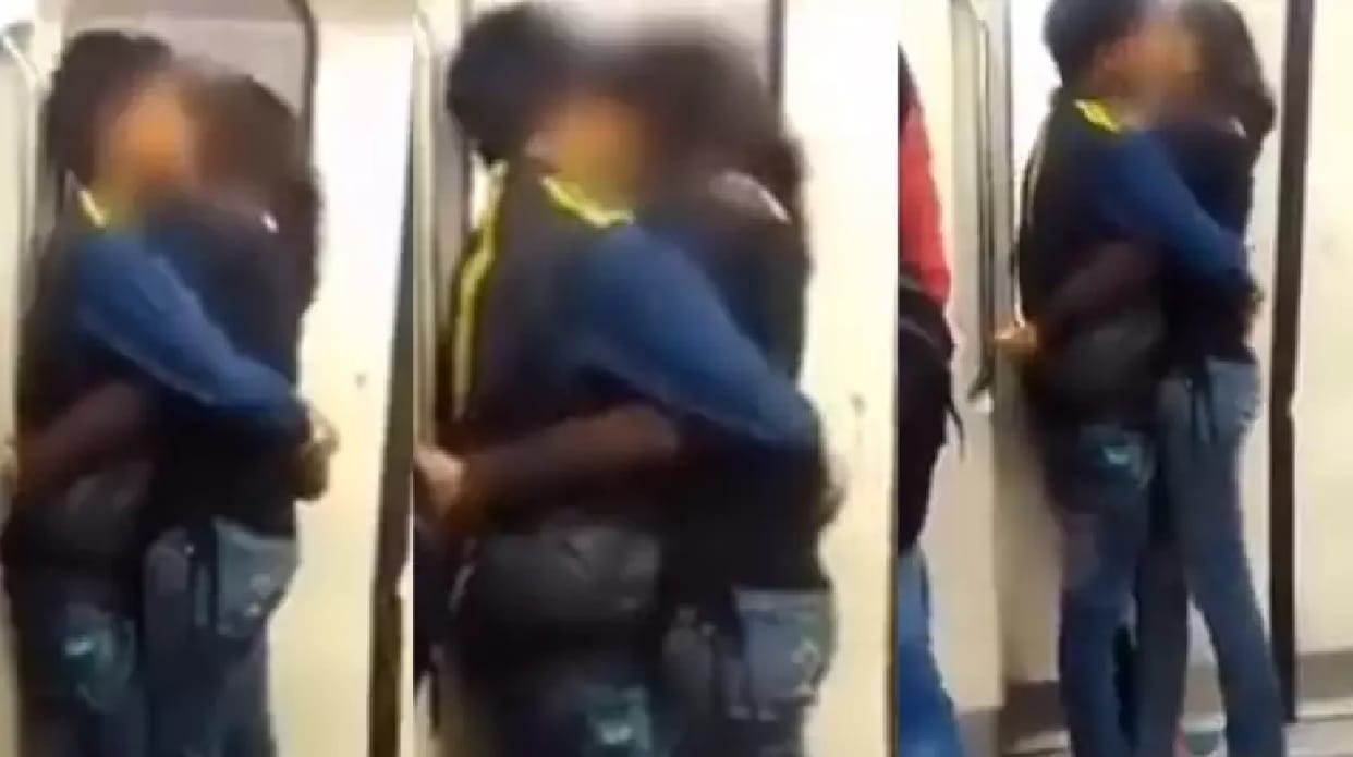Couple kissed each other in Delhi Metro video goes viral