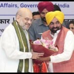 गृहमंत्री अमित शाह का स्वागत करते सीएम भगवंत मान।