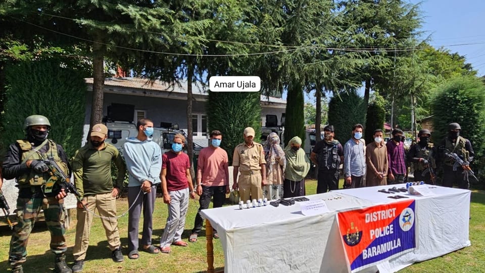 Baramulla police arrested 2 women juvenile among 5 arrested in cross LoC arms supply racket