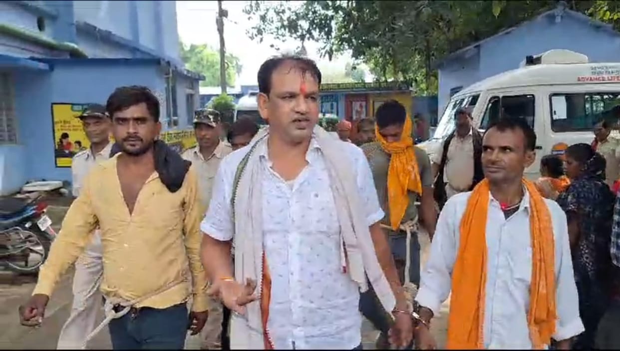 Bihar News : Excise Police mukhiya caught under the influence of alcohol.liquor ban in bihar.