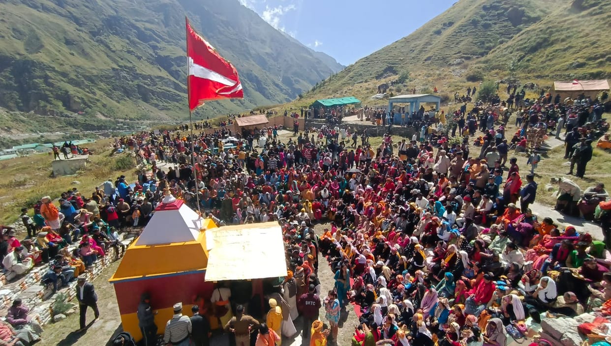 Badrinath Dham Devotees Huge Crowd gathered in Mata Murti Utsav Today