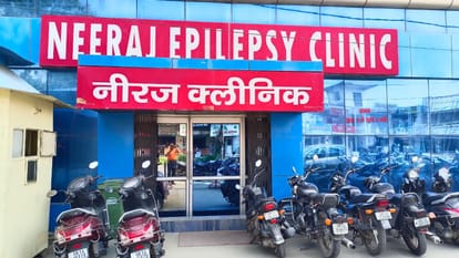 ऋषिकेश कसीनो मामला: वांछित मिर्गी रोग विशेषज्ञ के क्लीनिक पर पुलिस का छापा, डॉक्टर फरार Rishikesh casino case Police raid on wanted epilepsy specialist clinic doctor absconding