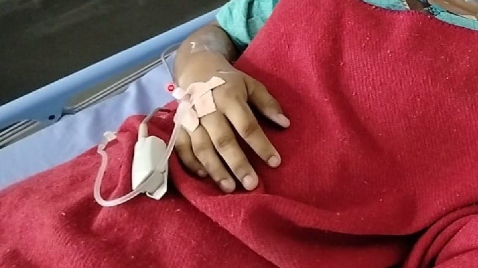 Acid attack on doctor son and daughter in Bareilly