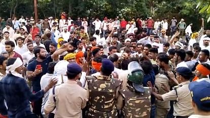 Gwalior News: उपद्रव के मामले में पुलिस का बड़ा एक्शन, सांसद- विधायक सहित 700 लोगों पर मामला दर्ज Gwalior Big action by police in case of disturbance case registered against 700 people including MP MLA