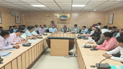 हिमाचल प्रदूषण नियंत्रण बोर्ड: प्लास्टिक निष्पादन नहीं किया तो रद्द होगा लाइसेंस, सामान की सप्लाई भी रुकेगी Himachal Pollution Control Board: If plastic disposal is not done, license will be canceled, supply of goods w