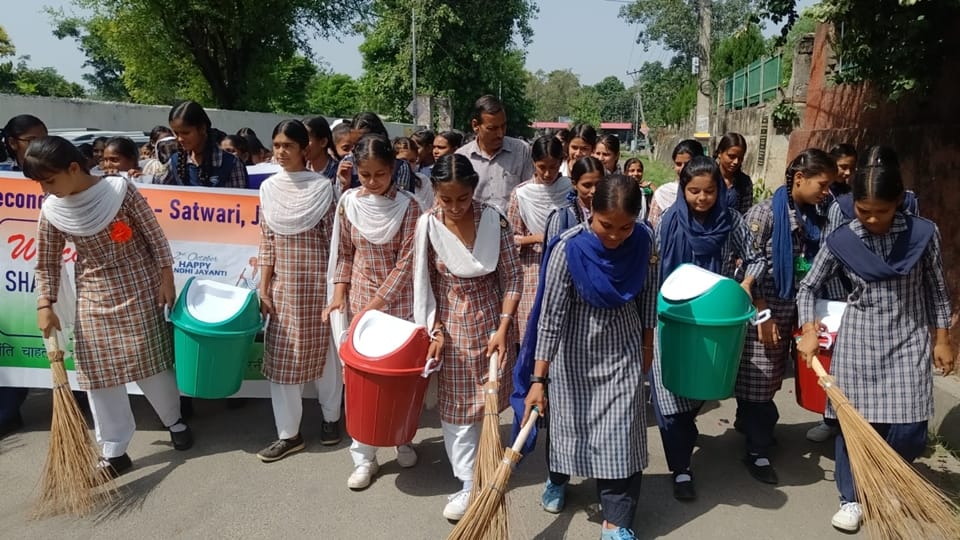 jammu rally organized under cleanliness campaign at Government Higher Secondary School Satwari