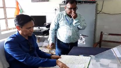 Haldwani News Kumaon Commissioner Deepak Rawat Surprise inspection in  government college