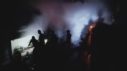Rishikesh News Fire broke out in mobile shop on Tilak Road Two Workers run away and Save their life