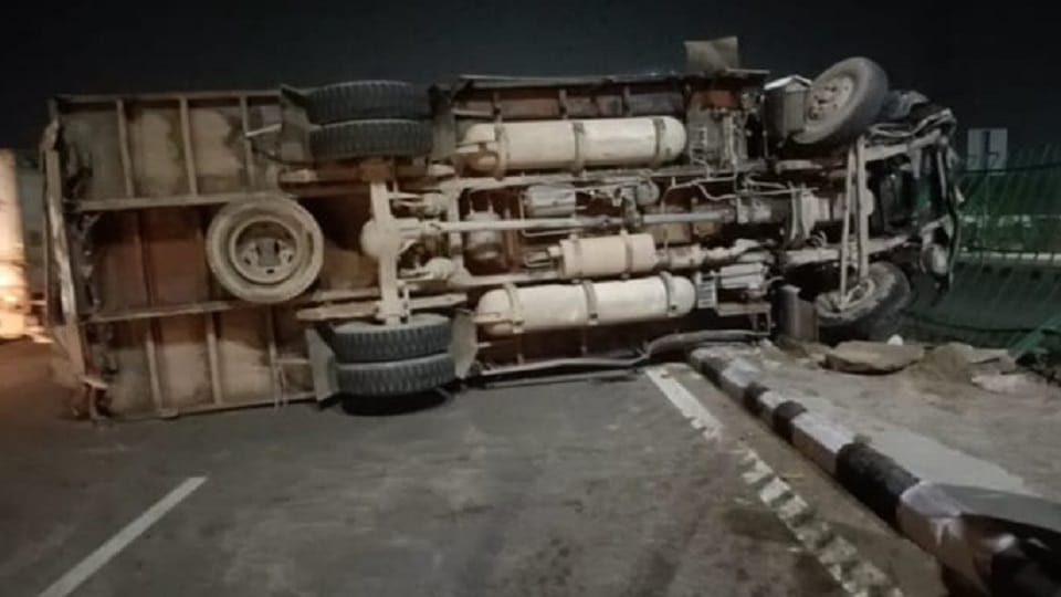 Truck collides with tractor trolley