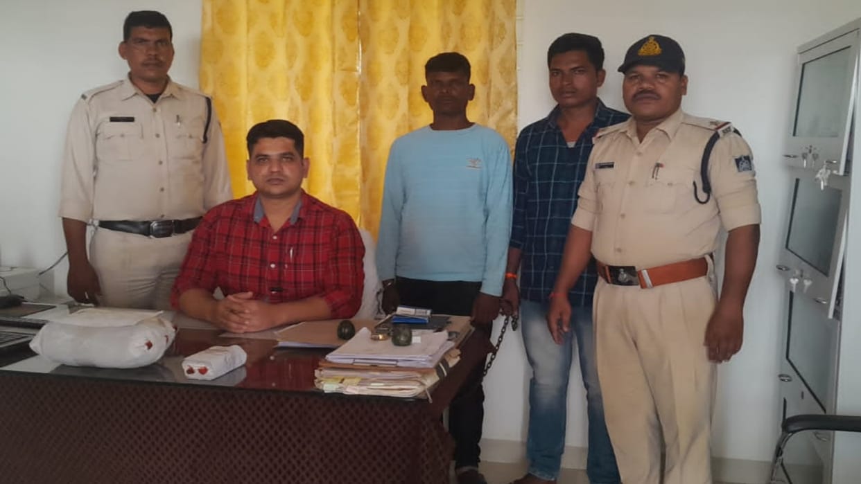 Shahdol Crime Police caught a person selling ganja at home more than one lakh cash seized