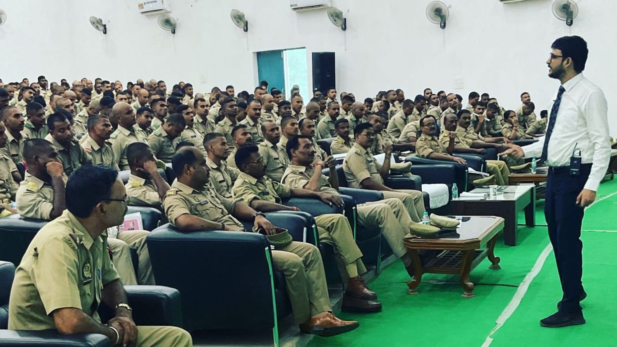 Sitapur: sub inspectors training on negotiation policing.