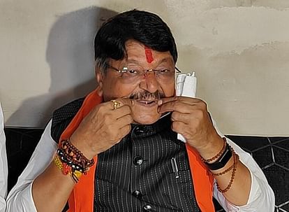 Mp Election 2023: विजयवर्गीय बोले- मेरे कारण आकाश का राजनीतिक अहित न हो, इसलिए चुनाव नहीं लड़ने का विचार था Vijayvargiya said - Akash should not face political harm because of me, hence the idea was not to contest the
