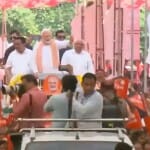 पीएम मोदी ने किया रोड शो।