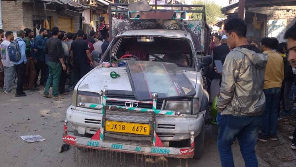 four persons injured in Mysterious blast inside vehicle at Anantnag Larkipora areas