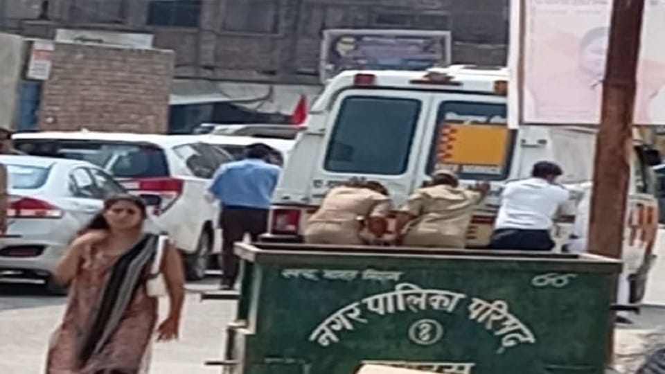 Lapse in security of Deputy CM Keshav Prasad Maurya in Hathras