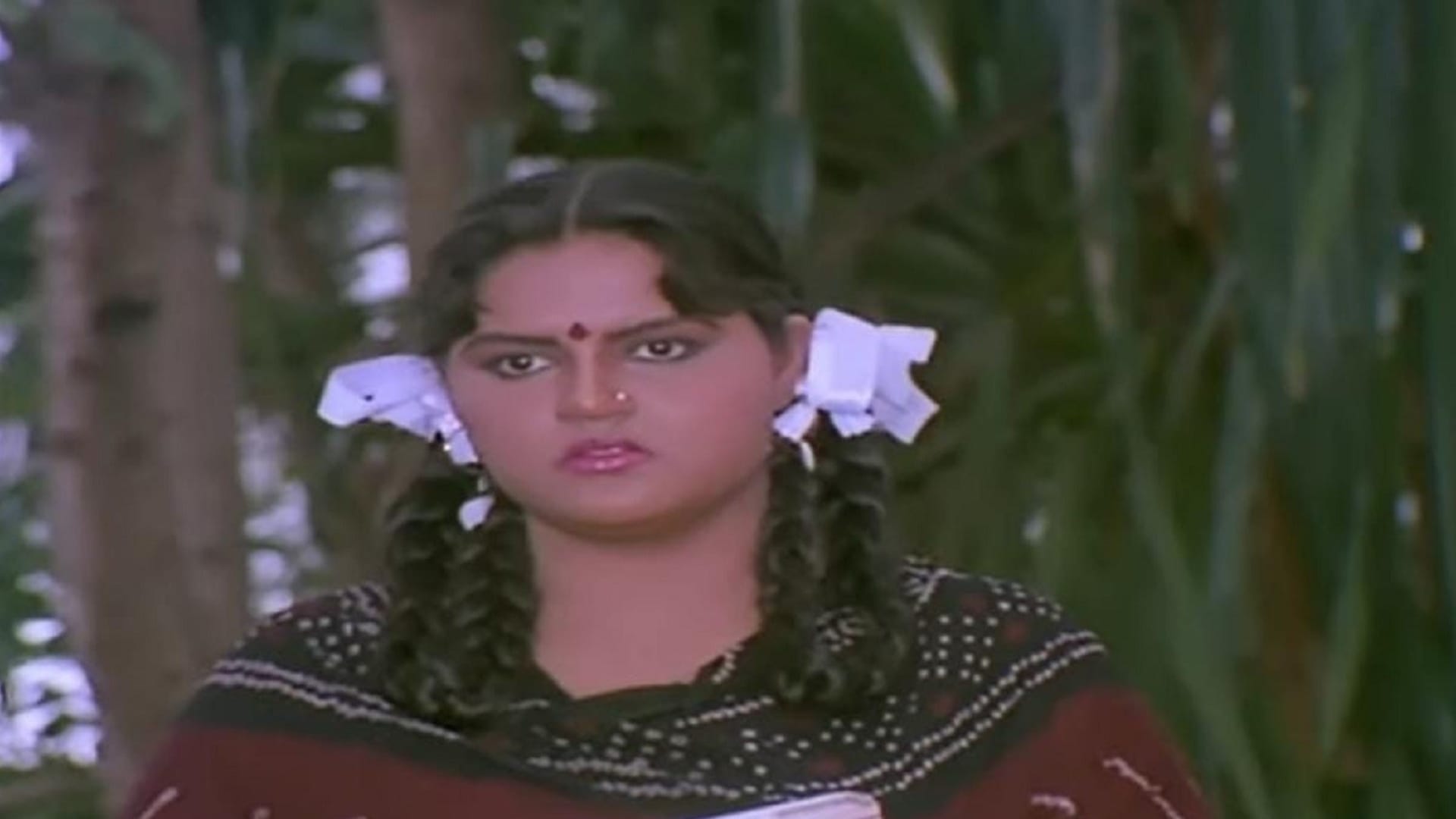 Do you remember Film Andaz Hai na bolo bolo song Child Artist Gauri Khurana Know details about her