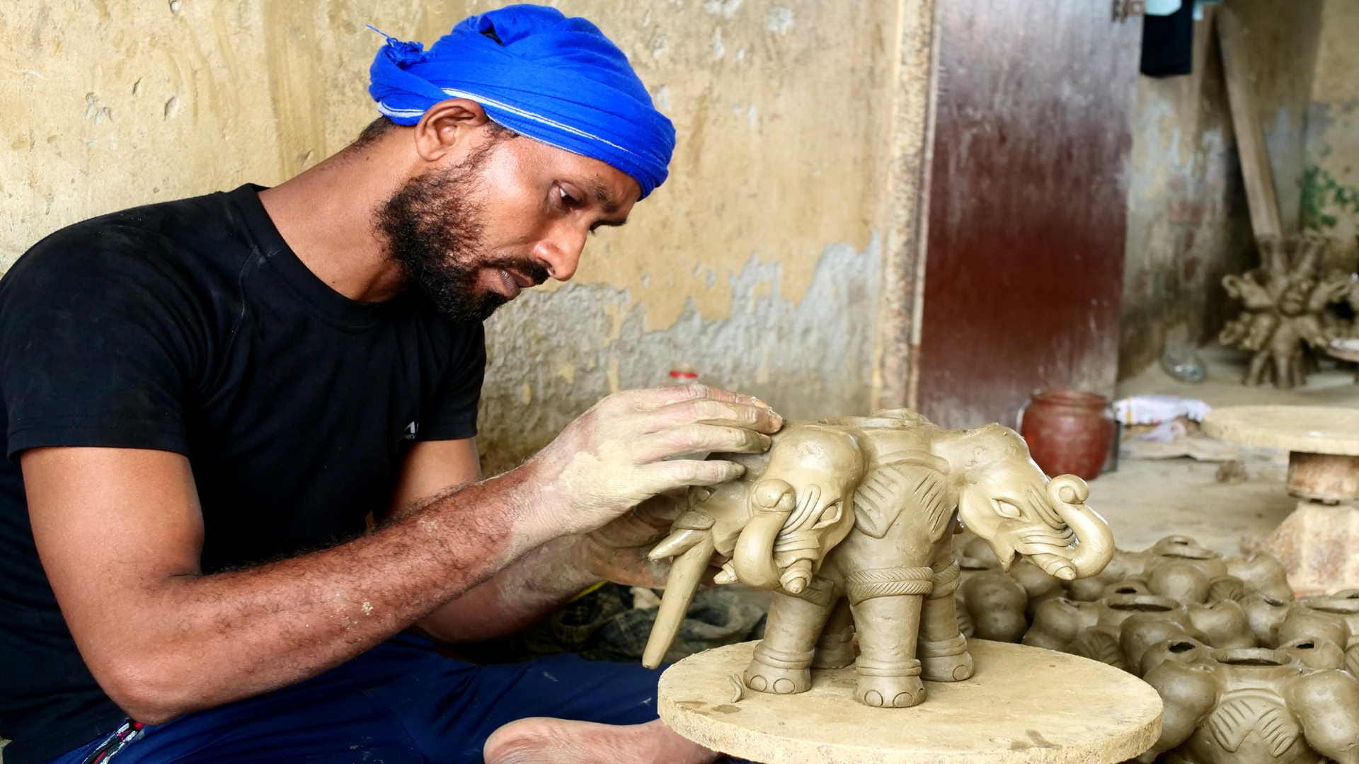 People from 20 families of Aurangabad village make terracotta idols
