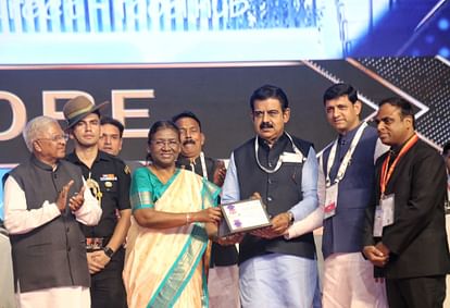 Indore: इंदौर बना देश का सबसे स्मार्ट शहर, राष्ट्रपति ने कहा- महिलाओं की सुरक्षा पर और ध्यान देने की जरुरत Indore becomes the smartest city of the country, President said- need to pay more attention to women's safety
