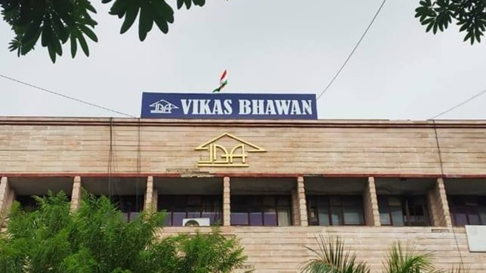 JDA Files Scam: Two thousand employees and officers deployed in three divisions of the record room yet 350 fil