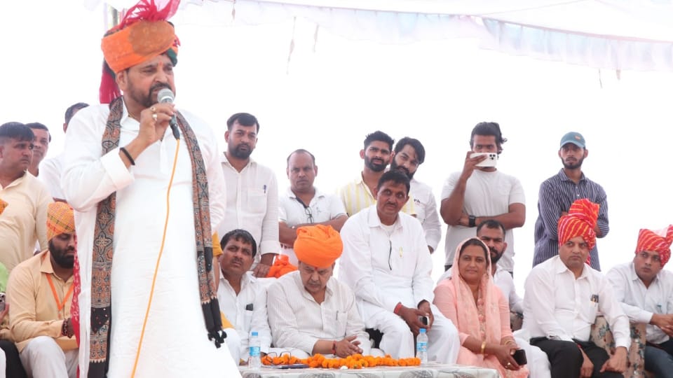 MP Brijbhushan Sharan Singh reached Naurangabad village of Bhiwani