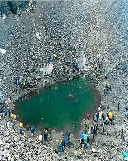 रूपकुंड झील