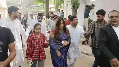 Pawan Singh : Bhojpuri star Pawan Singh and his wife reached Arrah court, Pawan ready for settlement.