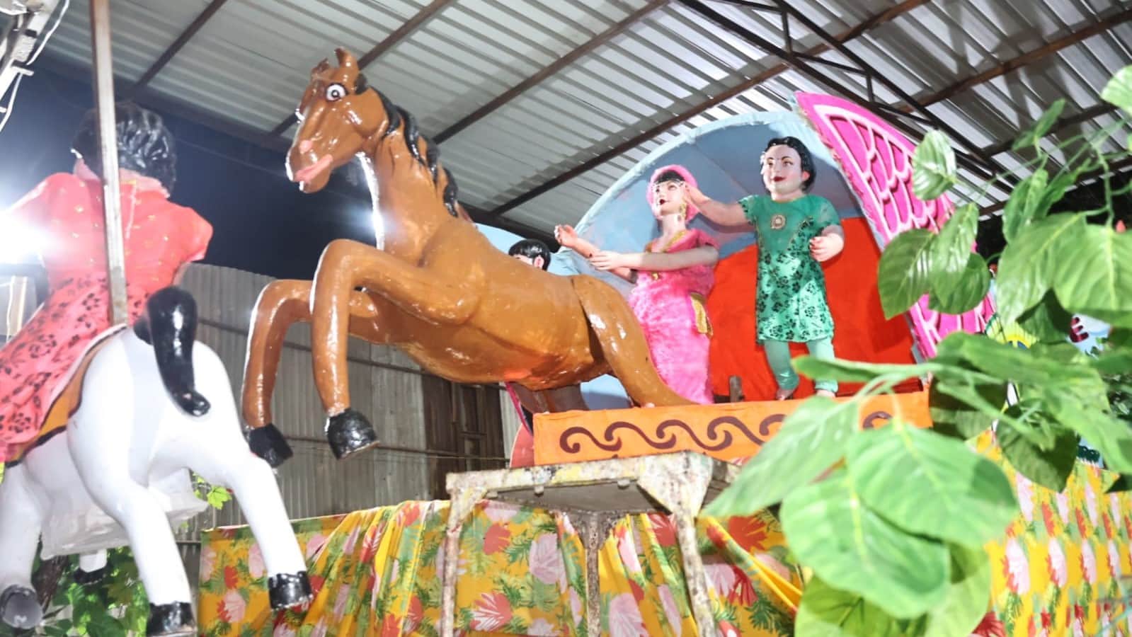 indore jhanki bhagwan krishna, hanuman, vishnu, shankar, shivaji maharaj, lakshmibai, maharana pratap