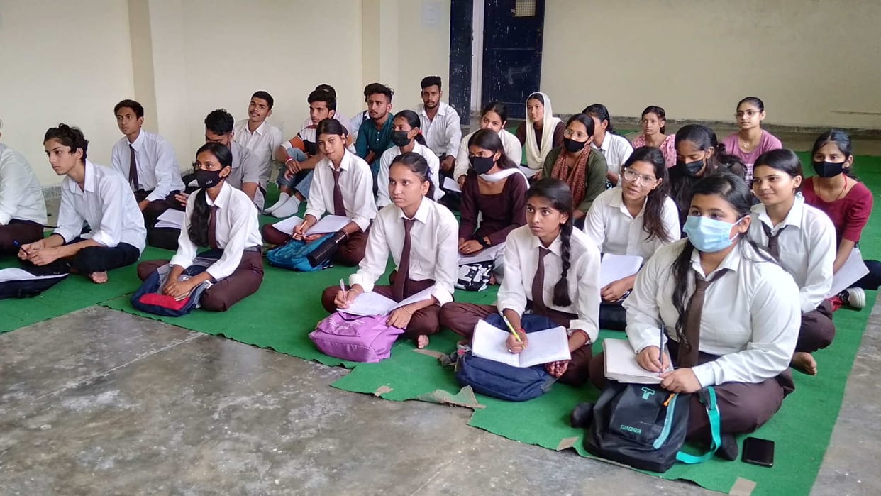 Dehradun News Amar Ujala Impact Degree college got budget to buy chairs