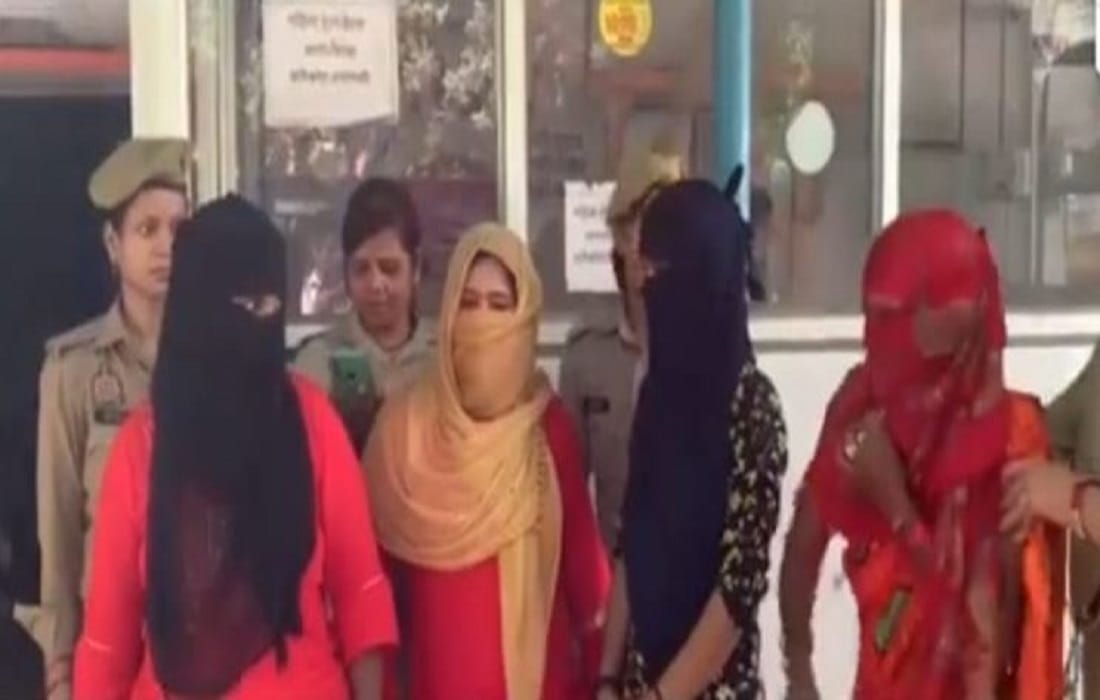 Four women caught on charges of prostitution in front of varanasi Cantt station