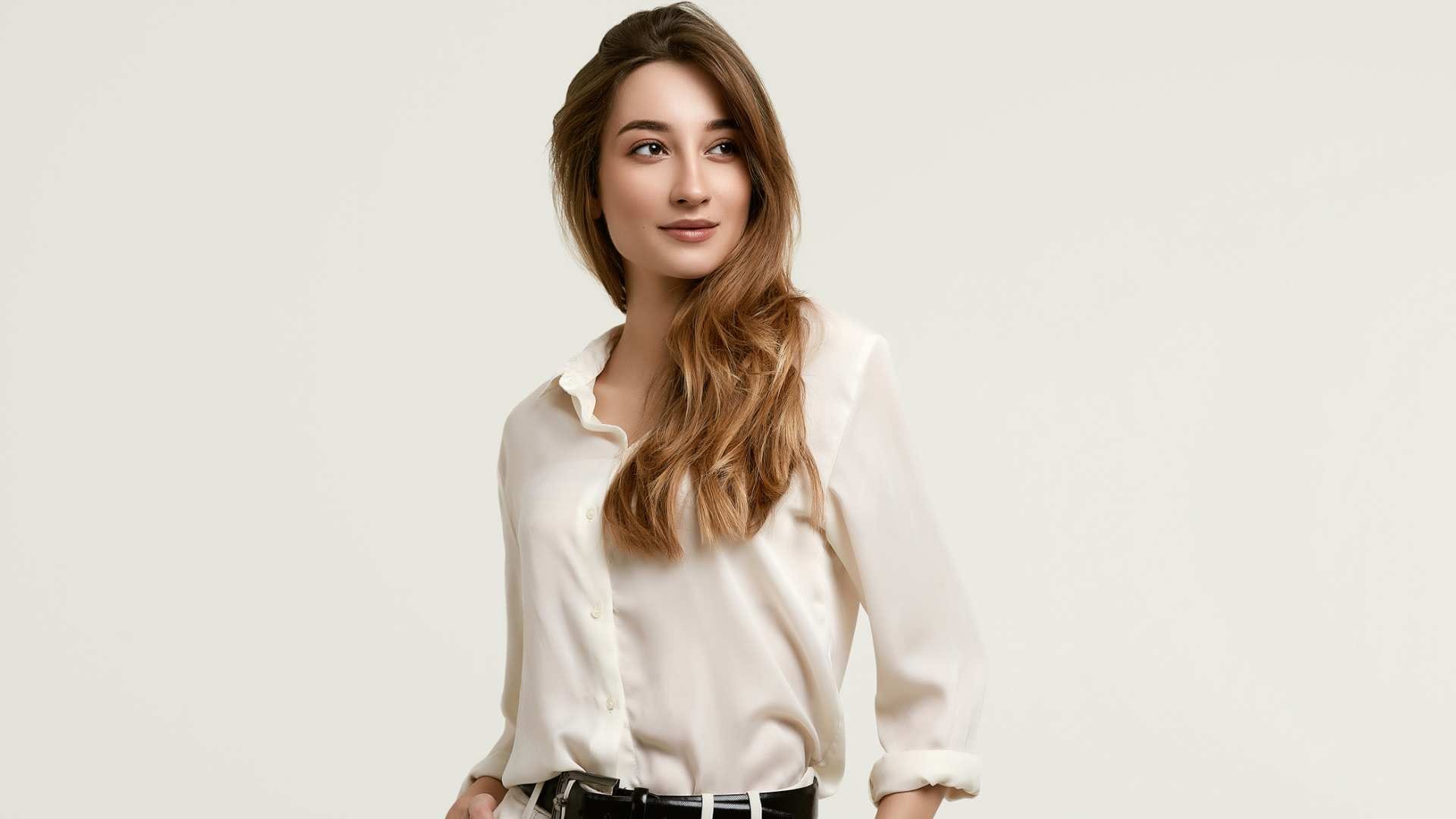 Why are the buttons on women's shirts on the left side Know here what are the reasons
