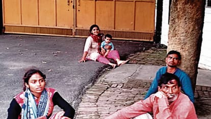 Meerut cop allegedly plantinga gun in teachers bike, SSP cals two constables to line
