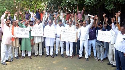 Agra Dayalbagh Violence Farmers from Five villages demonstrated against Radha Swami Satsang Sabha