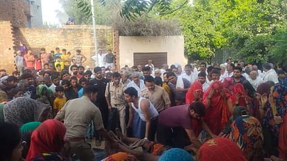 young man hacked to death with an axe in Agra who sleeping outside his house